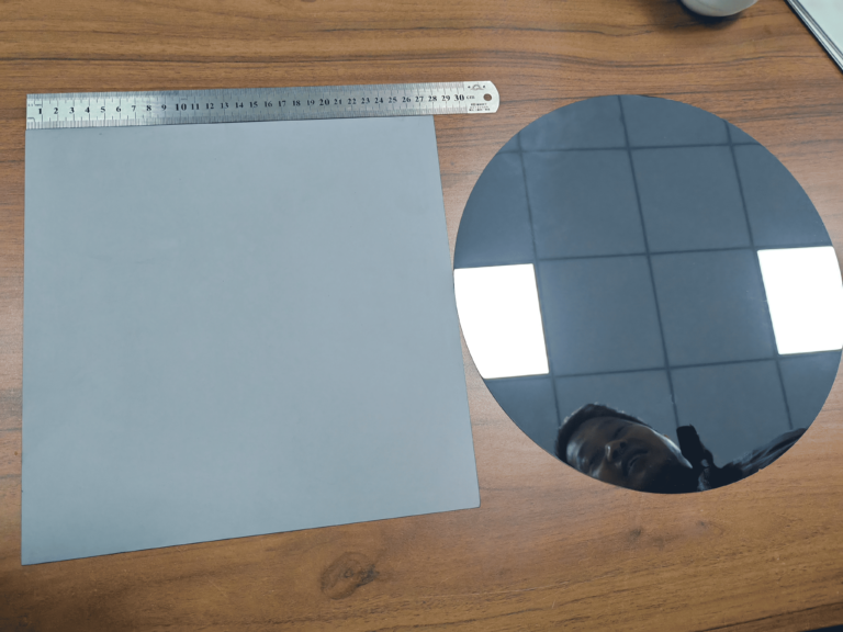280x280x1mm Square Silicon Wafer VS Dia 300mm Silicon wafer.png